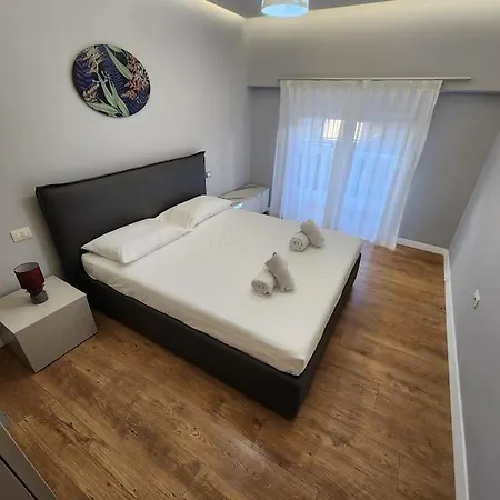 Cozy Midtown In Tirana