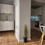 Cozy Midtown In Тирана