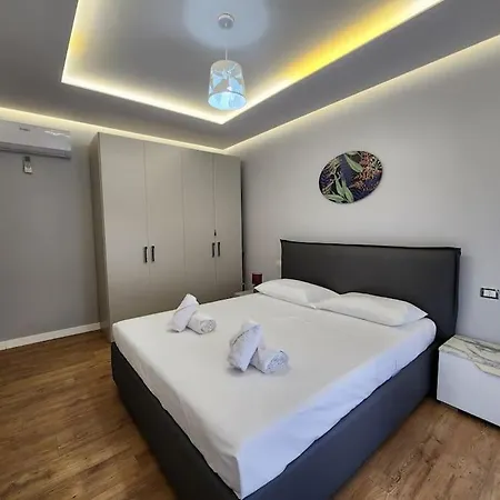 Cozy Midtown In Apartmán Tirana
