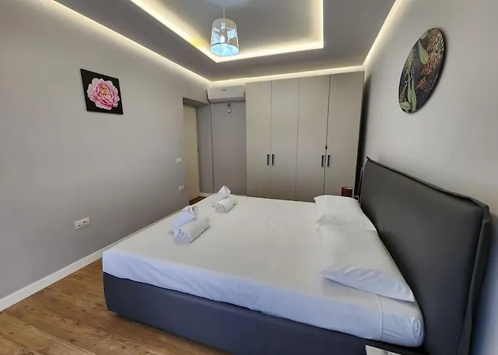 Cozy Midtown In Appartamento Tirana