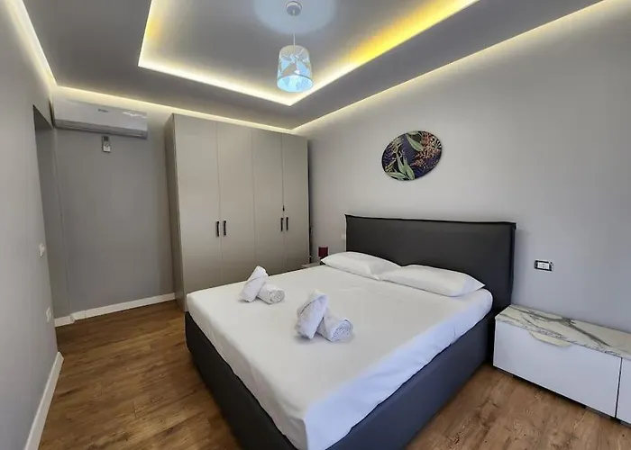 Cozy Midtown In Apartment Tirana