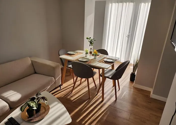 Cozy Midtown In Tirana
