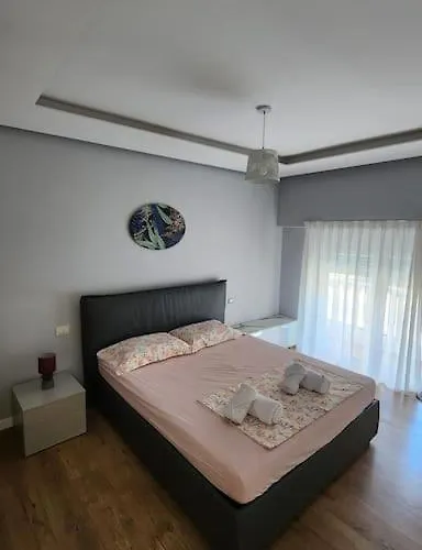 Cozy Midtown In Tirana